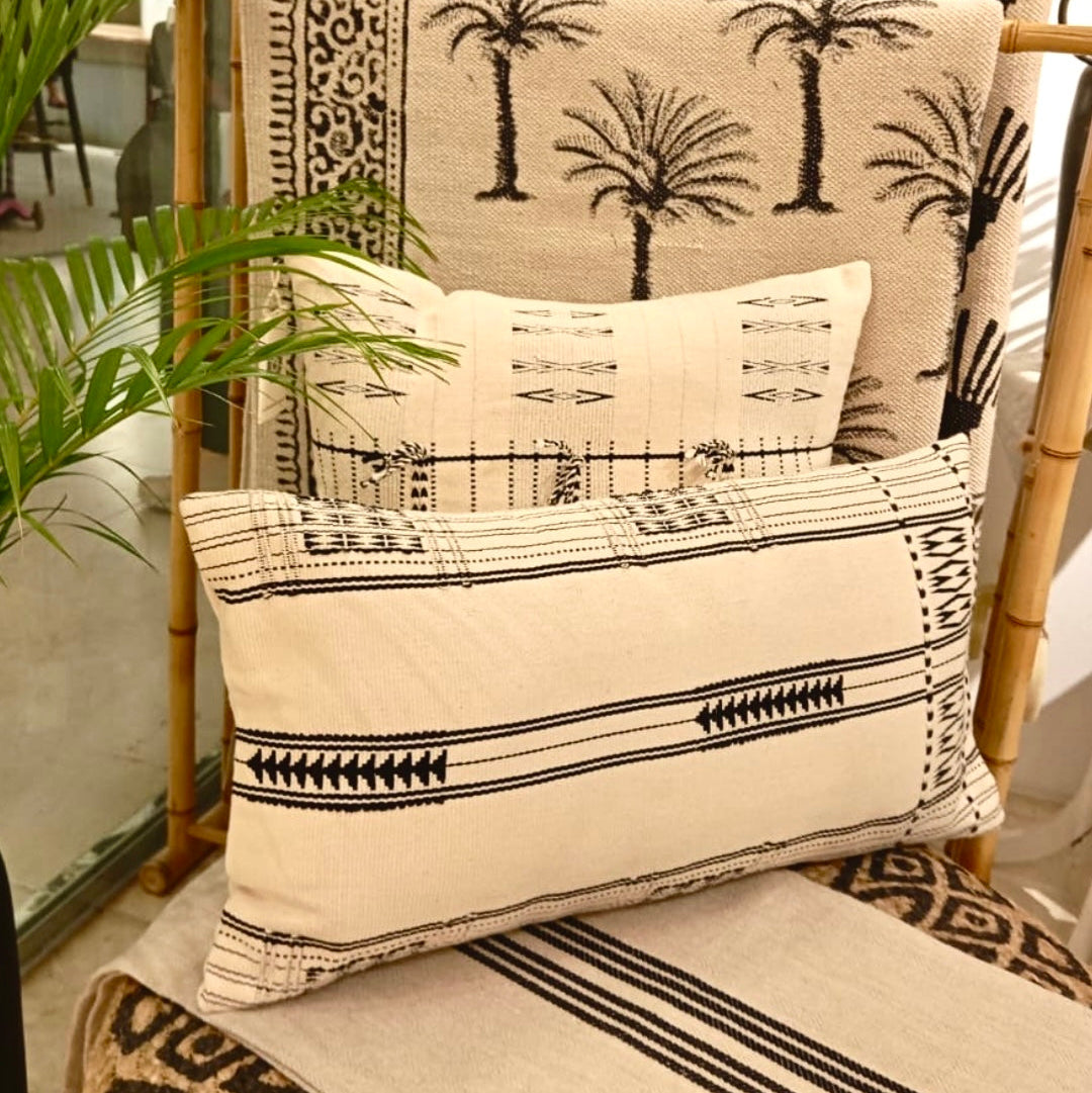 Baku Black & White Naga Lumbar