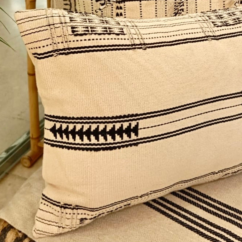 Baku Black & White Naga Lumbar