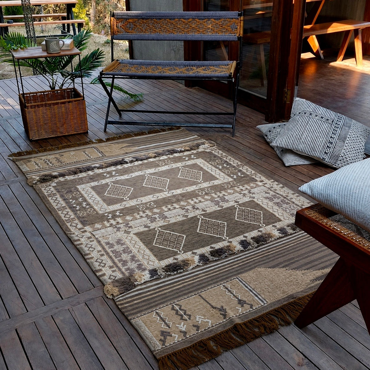 Tribal Grid Indoor/Outdoor PET Rug