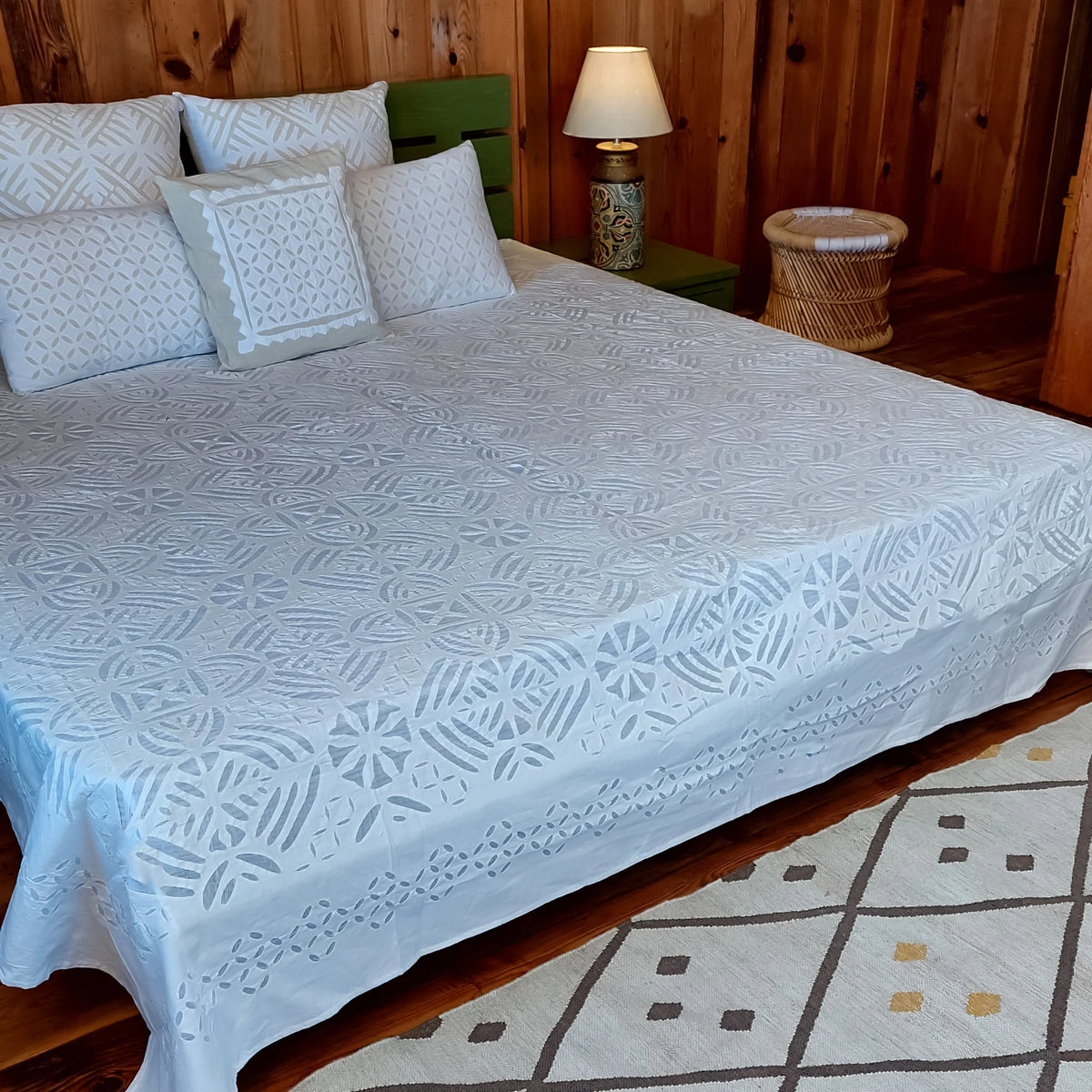 White Appliqué Floral Bedspread